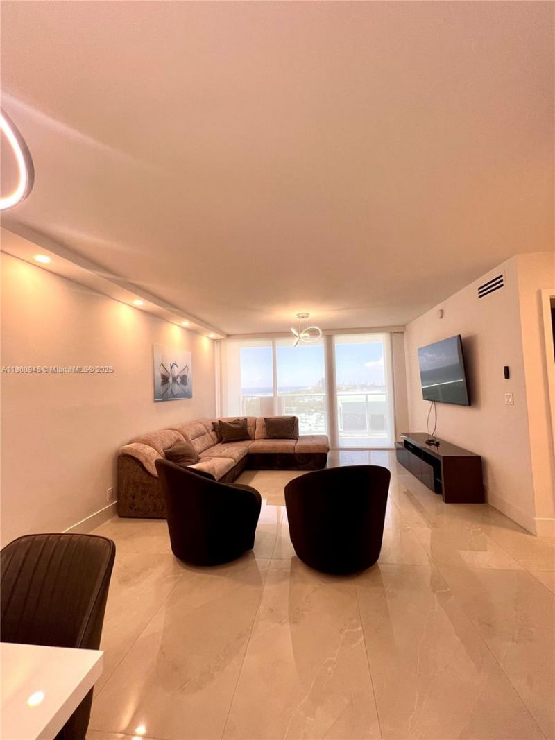 100 Bayview Dr , Unit 1524, Sunny Isles Beach, FL 33160 Photo