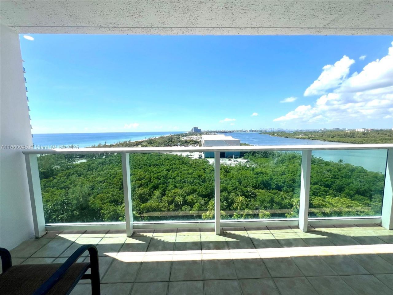 100 Bayview Dr , Unit 1524, Sunny Isles Beach, FL 33160 Photo