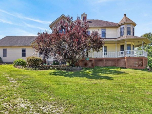 646 S Country Estates Lane, Bloomfield, IN 47424