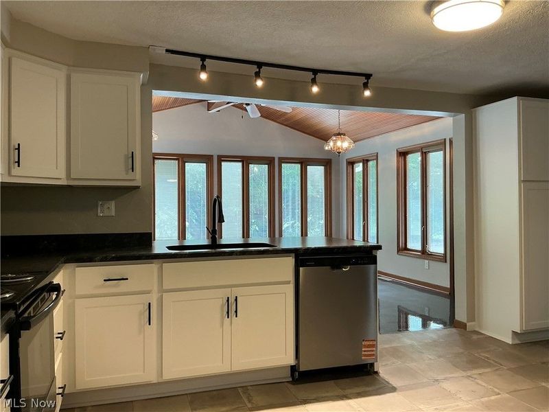 4552 E Lincoln Way, Wooster, OH 44691 Photo 14