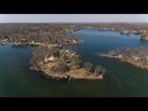 12387 Sunset Point Drive, Plainwell, MI 49080