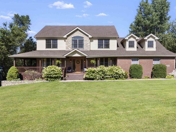 12810 SKYLINE Drive, ROSCOE, IL 61073