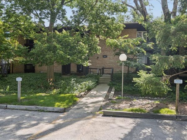 1607 Maple Terrace, Unit 2C, Lisle, IL 60532
