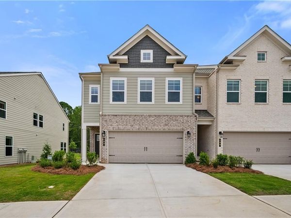 835 Eagle Avenue , Riverdale, GA 30296