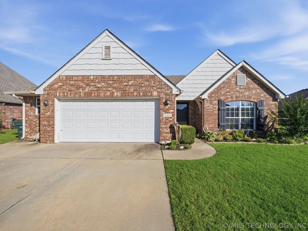 9001 N 156th East Place, Owasso, OK 74055