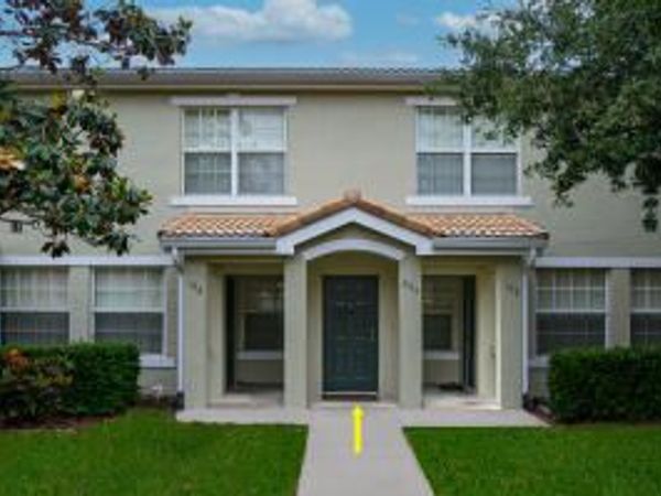 140 SW Peacock Boulevard, Unit 21-205, Port St. Lucie, FL 34986