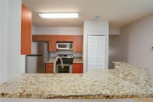 140 SW Peacock Boulevard, Unit 21-205, Port Saint Lucie, FL 34986 Photo