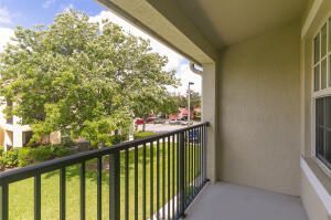 140 SW Peacock Boulevard, Unit 21-205, Port Saint Lucie, FL 34986 Photo