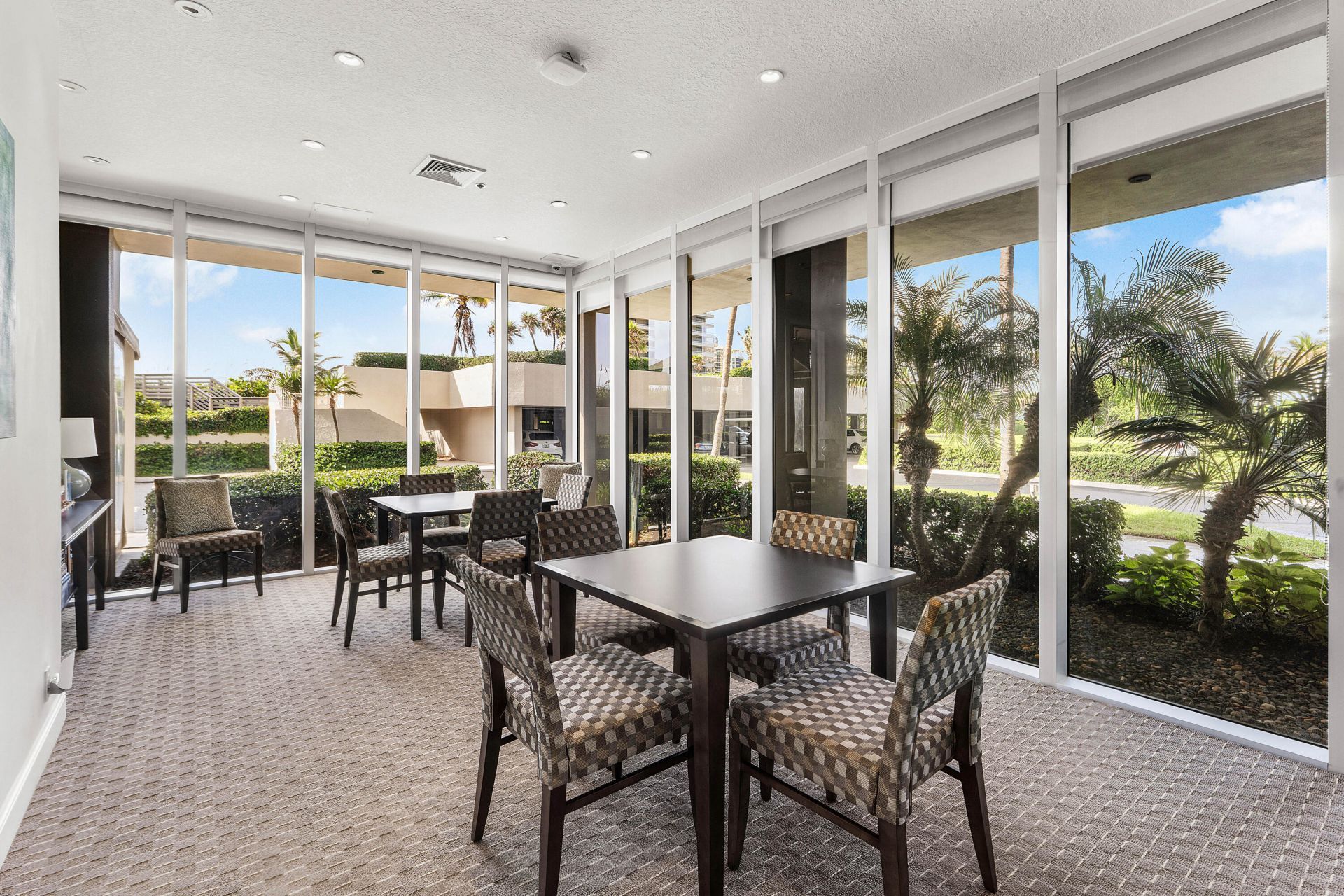 5540 N Ocean Drive, Unit 1c, Singer Island, FL 33404 Photo