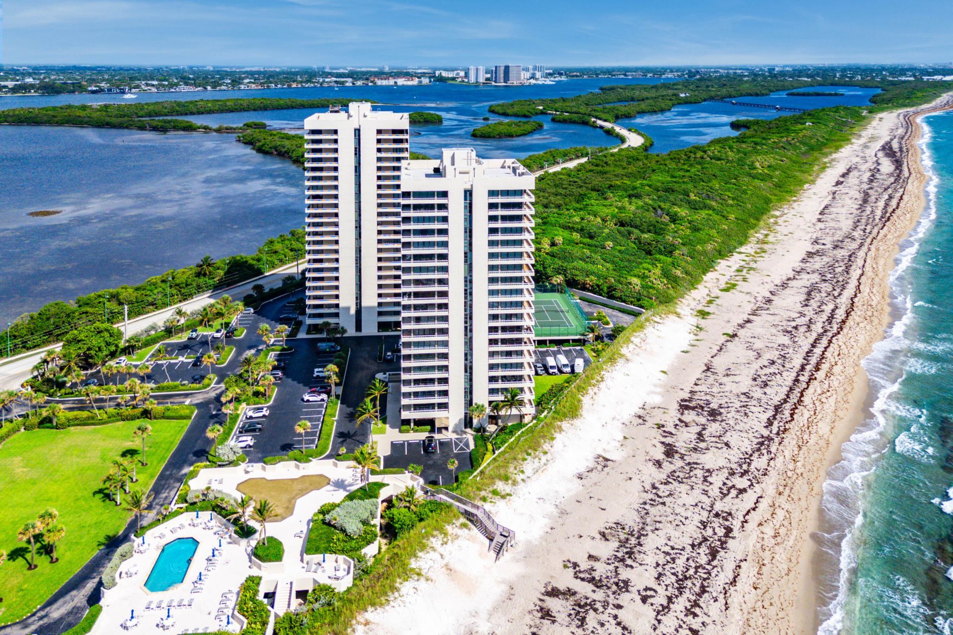 5540 N Ocean Drive, Unit 1c, Singer Island, FL 33404 Photo