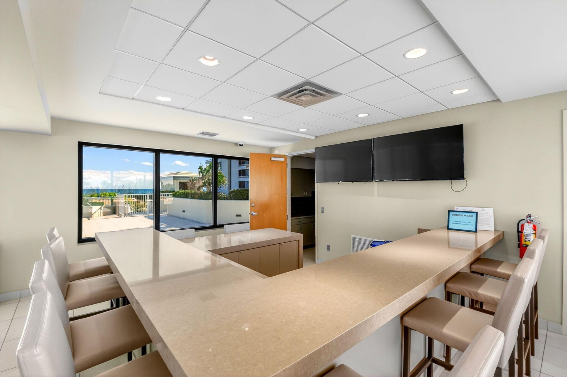 5540 N Ocean Drive, Unit 1c, Singer Island, FL 33404 Photo