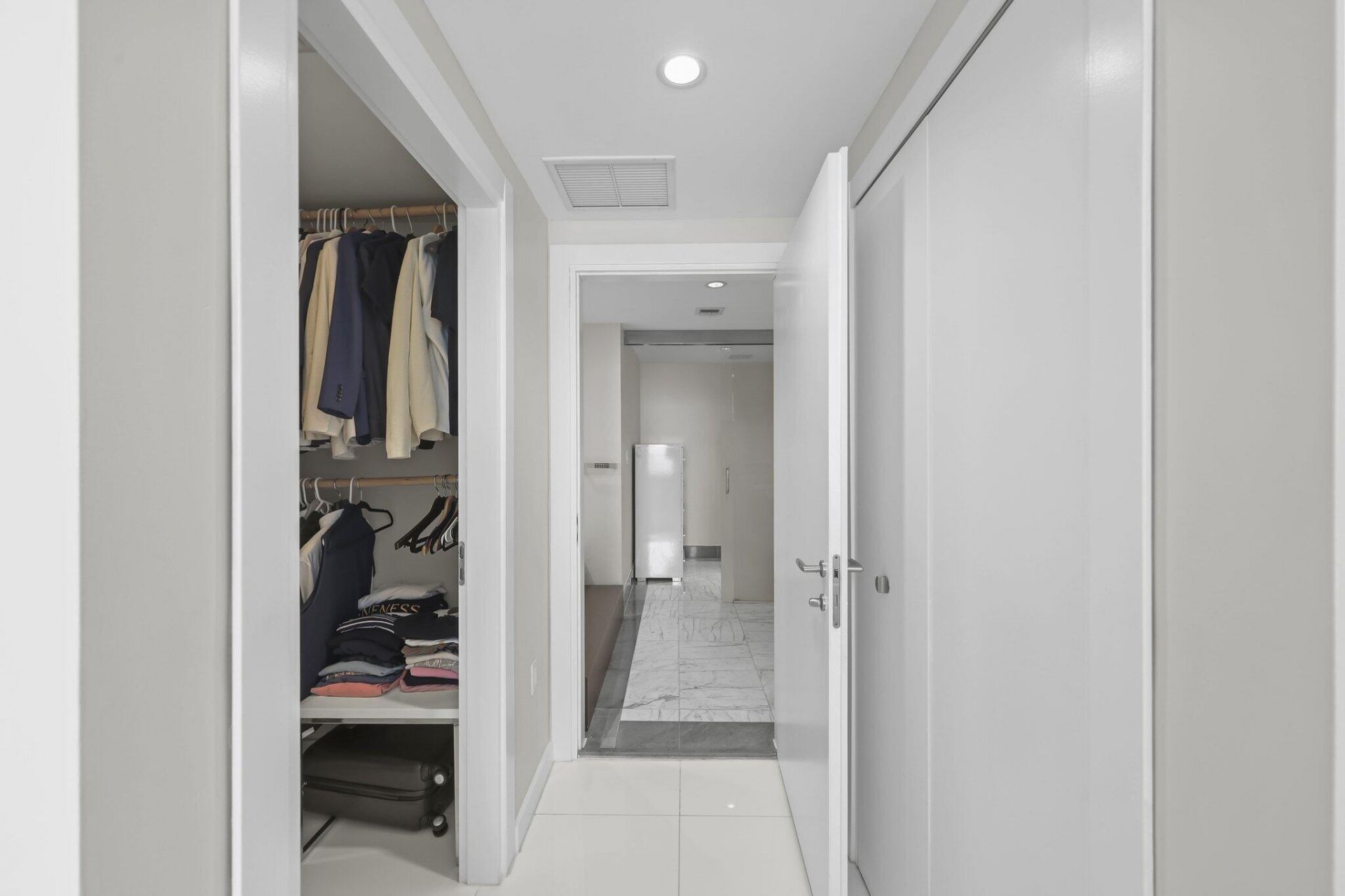 200 Biscayne Blvd Way, Unit 3909, Miami, FL 33131 Photo