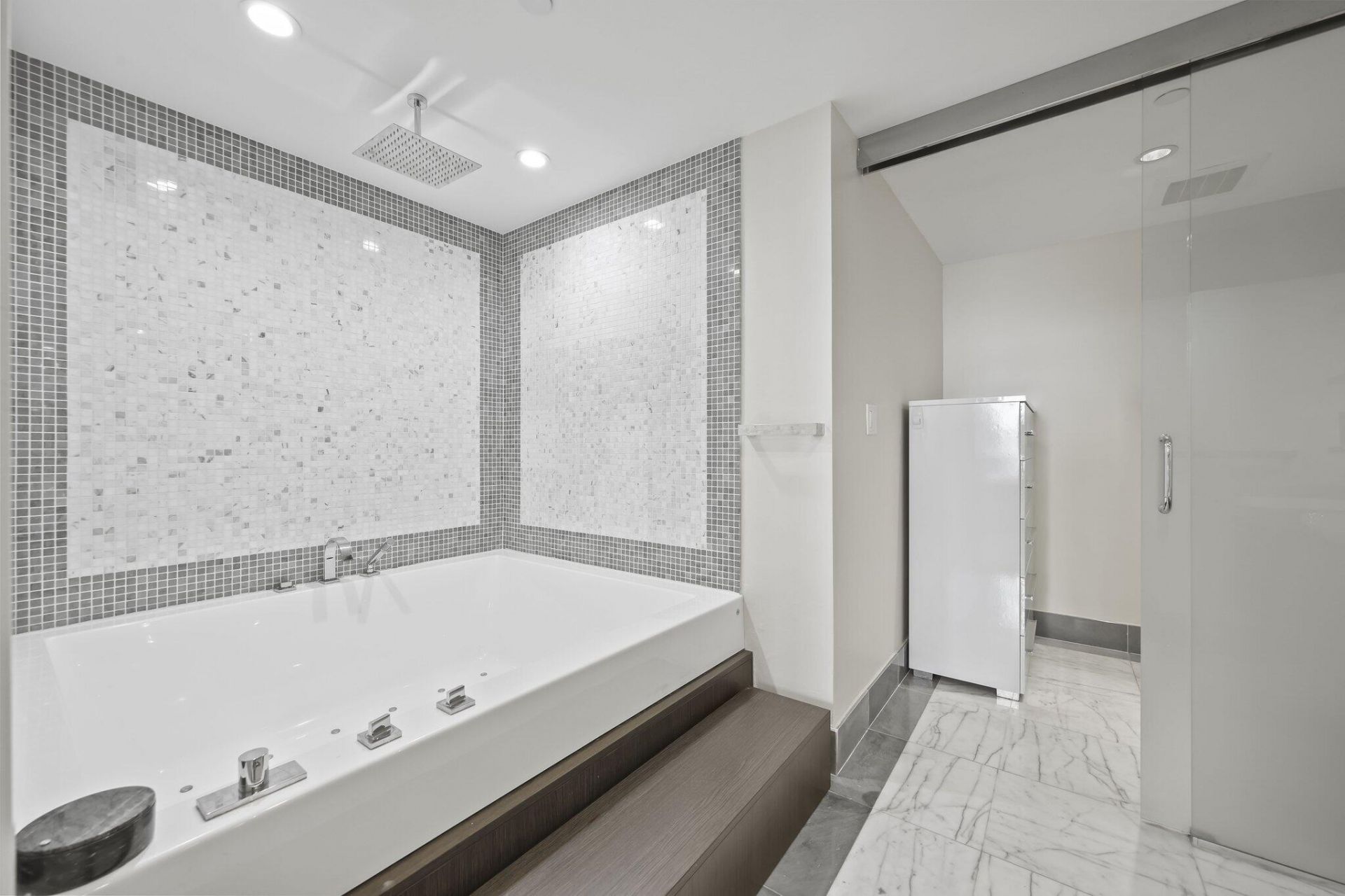 200 Biscayne Blvd Way, Unit 3909, Miami, FL 33131 Photo