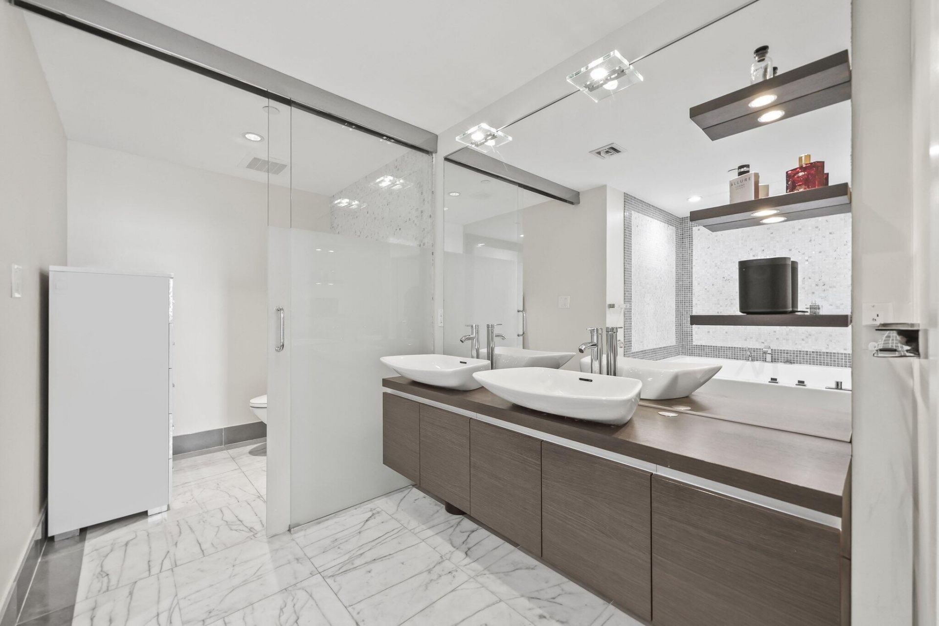 200 Biscayne Blvd Way, Unit 3909, Miami, FL 33131 Photo