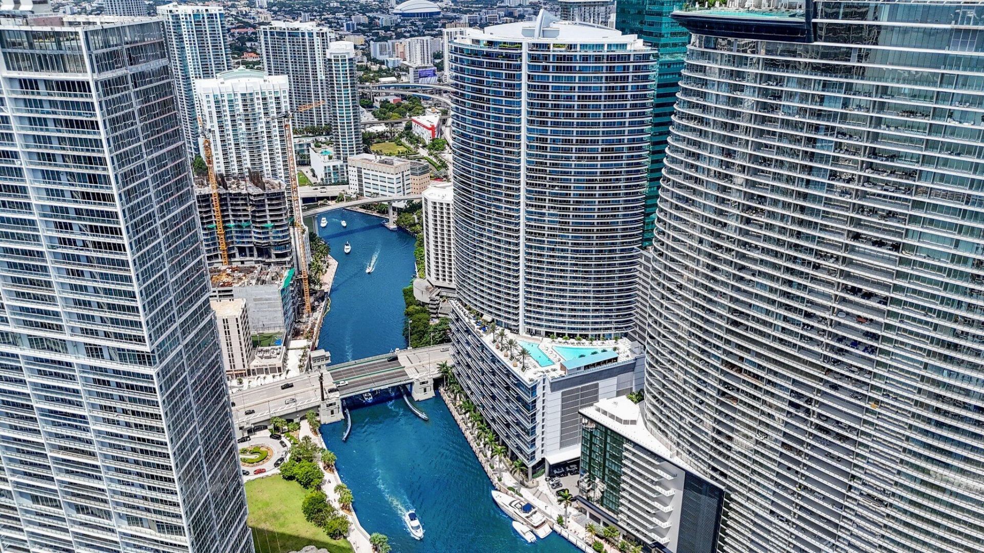 200 Biscayne Blvd Way, Unit 3909, Miami, FL 33131 Photo