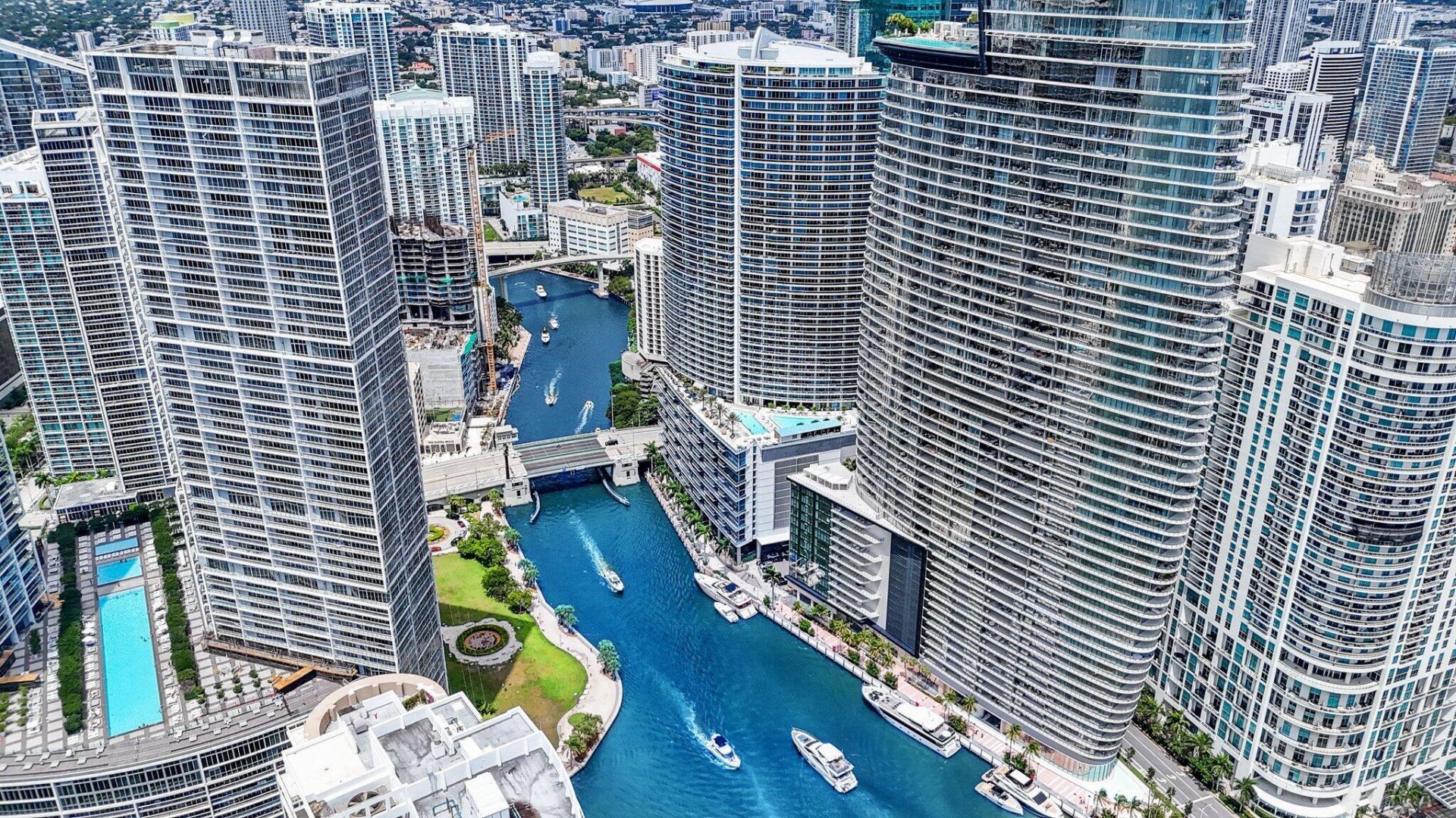 200 Biscayne Blvd Way, Unit 3909, Miami, FL 33131 Photo