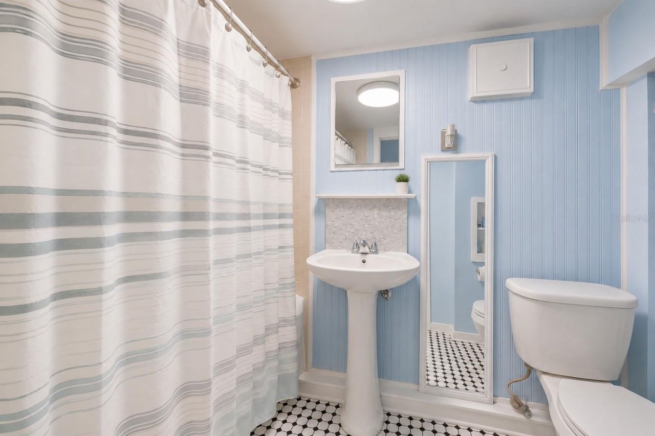 2501 1/2 Oakdale Street S, Unit 2, Saint Petersburg, FL 33705 Photo