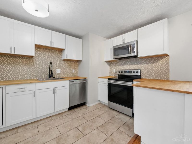 2716 Windon Drive, Colerain Township, OH 45251 Photo 13
