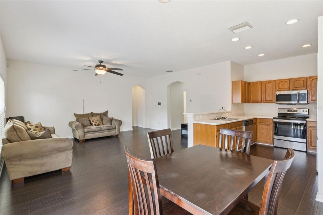 725 Star Pointe Drive , Seffner, FL 33584 Photo