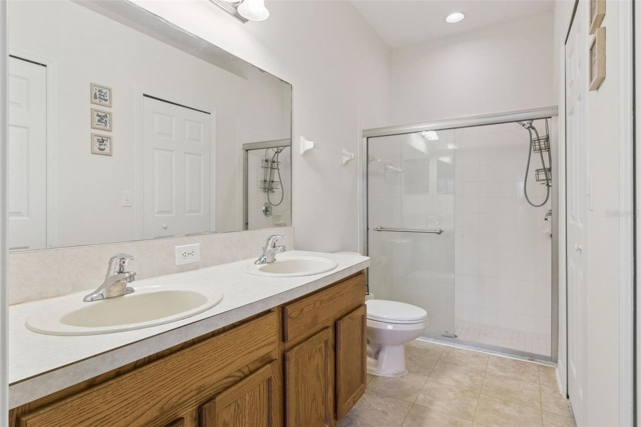 725 Star Pointe Drive , Seffner, FL 33584 Photo
