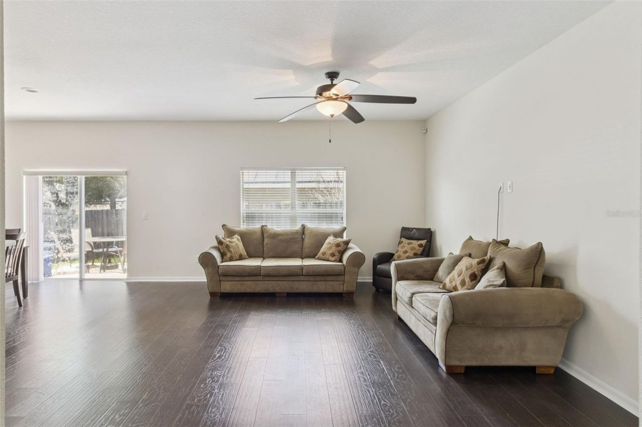 725 Star Pointe Drive , Seffner, FL 33584 Photo