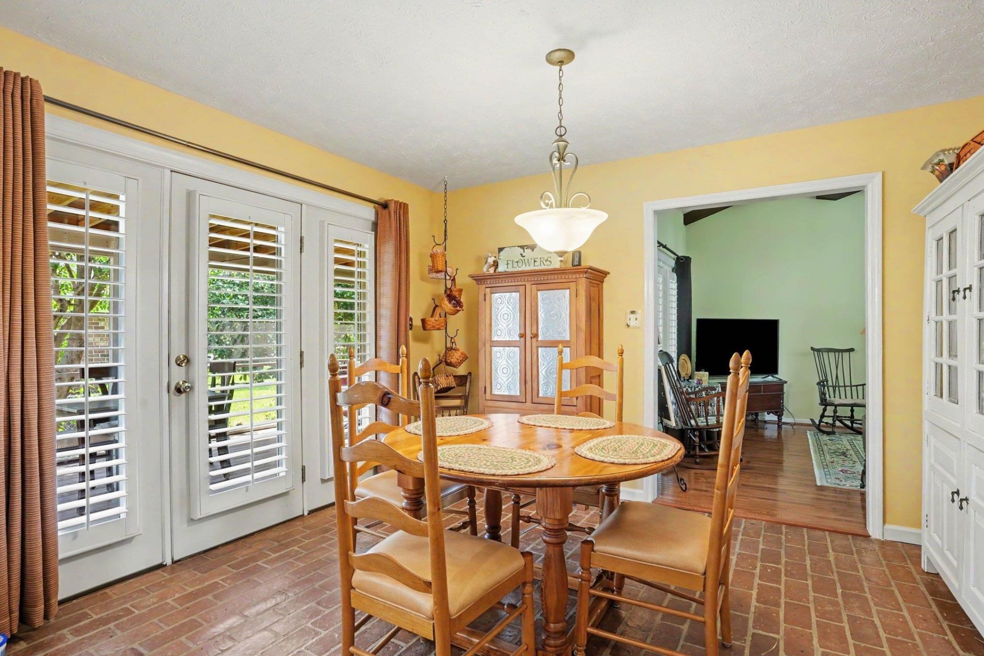 7608 Kingswood Dr.  Photo 10