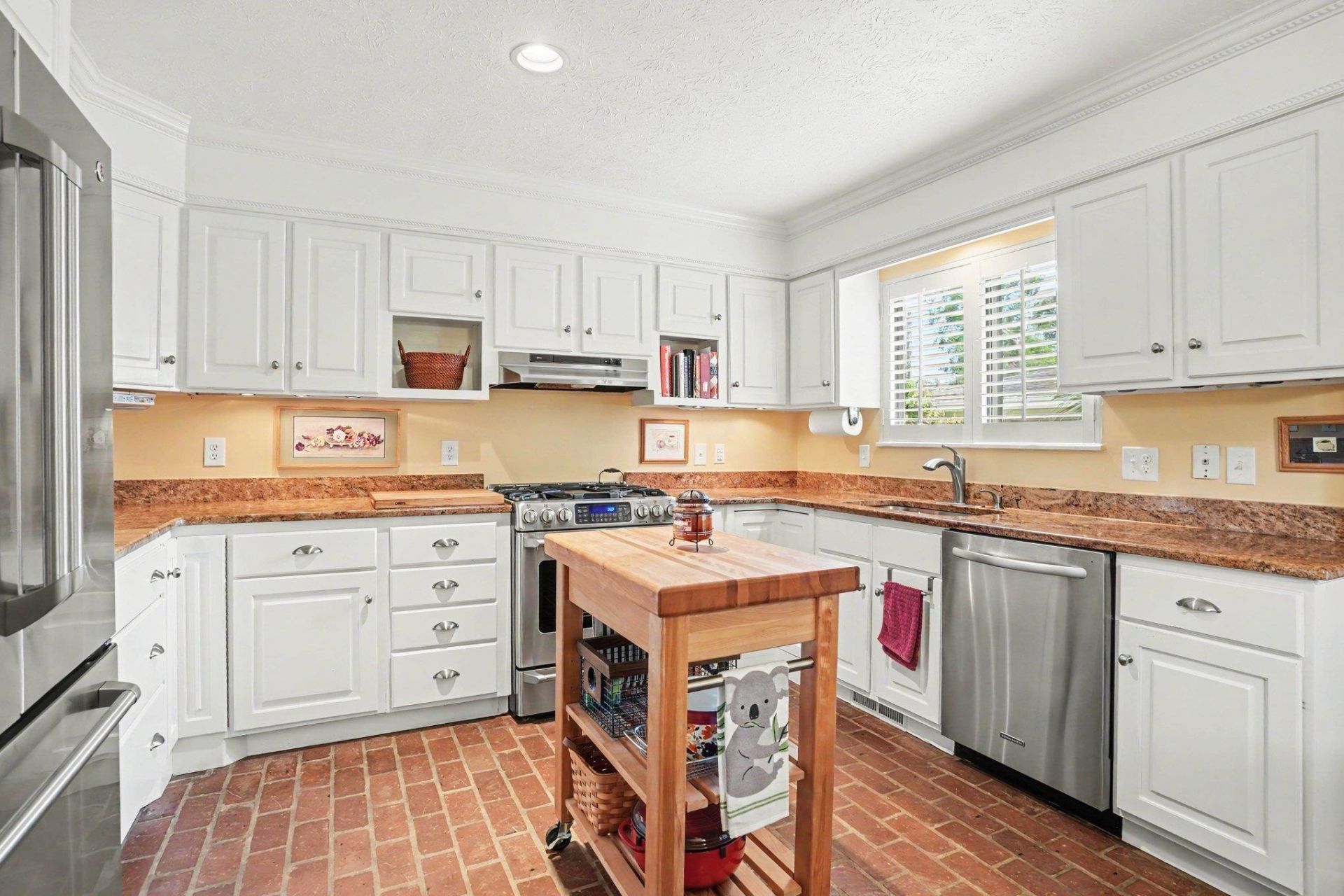 7608 Kingswood Dr.  Photo 11