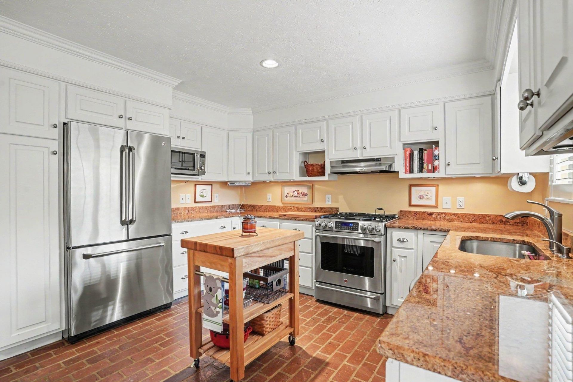 7608 Kingswood Dr.  Photo 12
