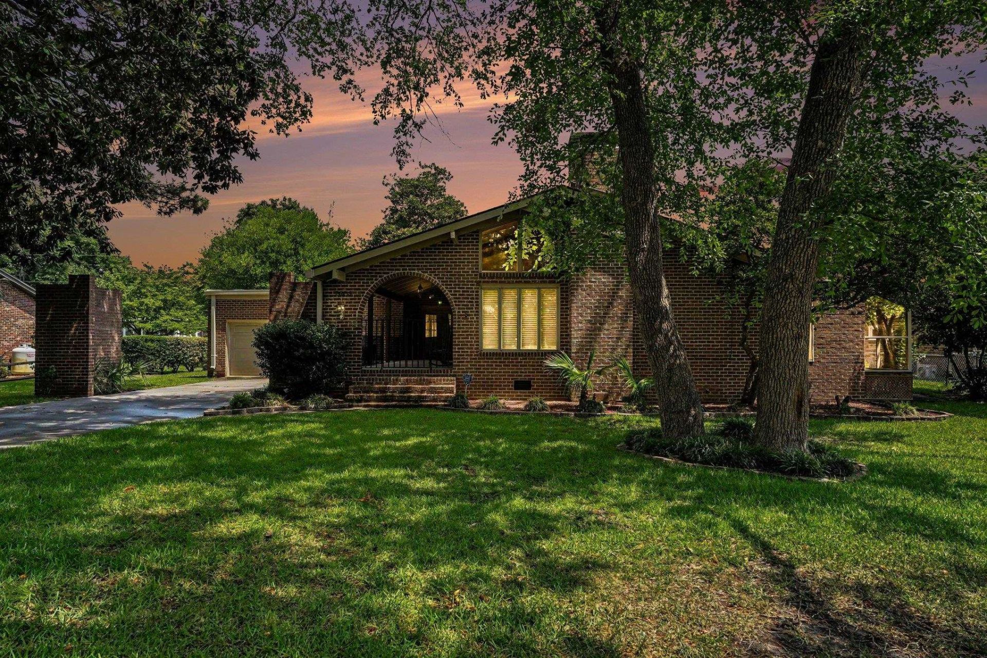 7608 Kingswood Dr.  Photo 4