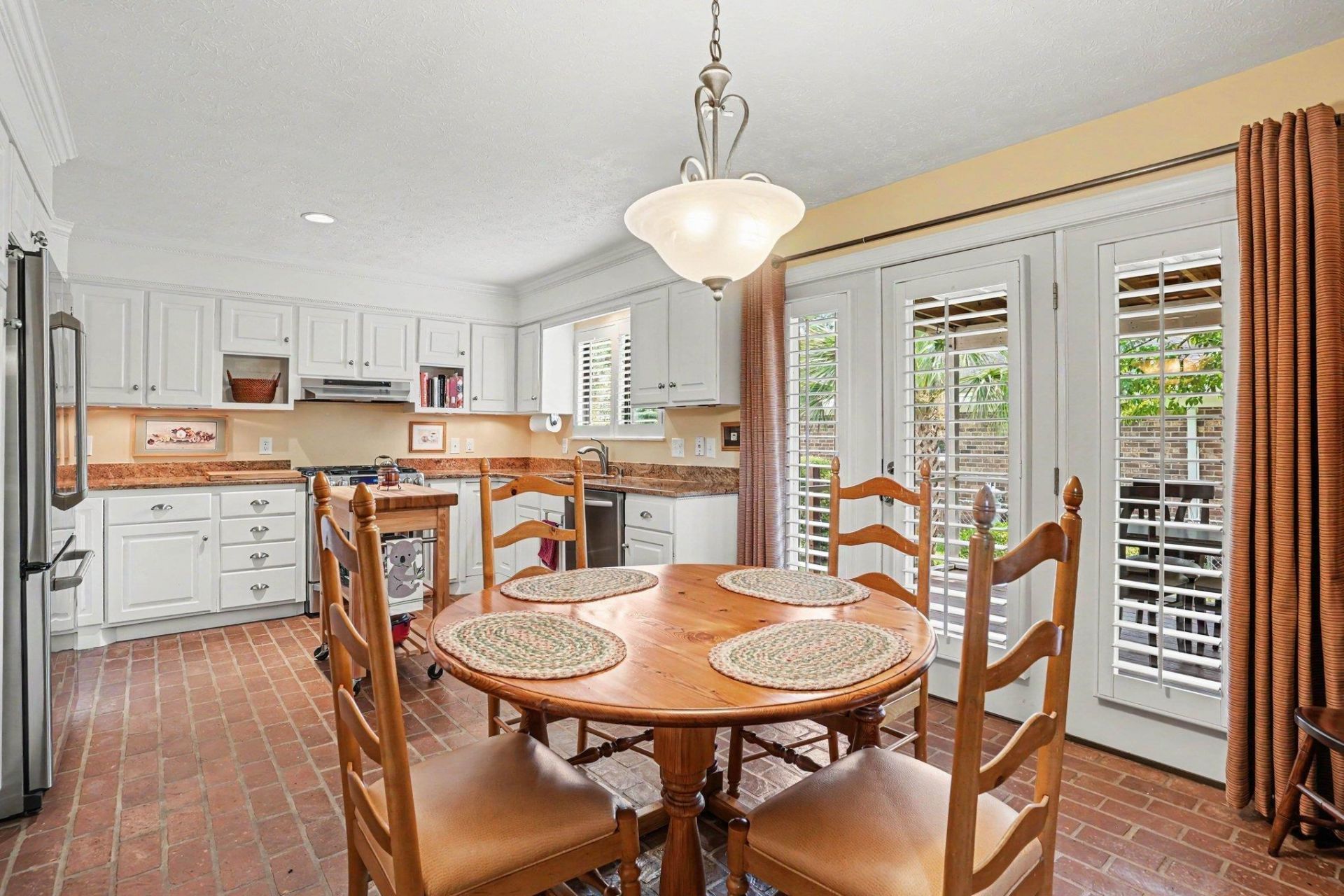 7608 Kingswood Dr.  Photo 9