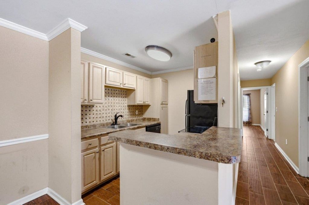 3774 Hitchcock Way Photo 7