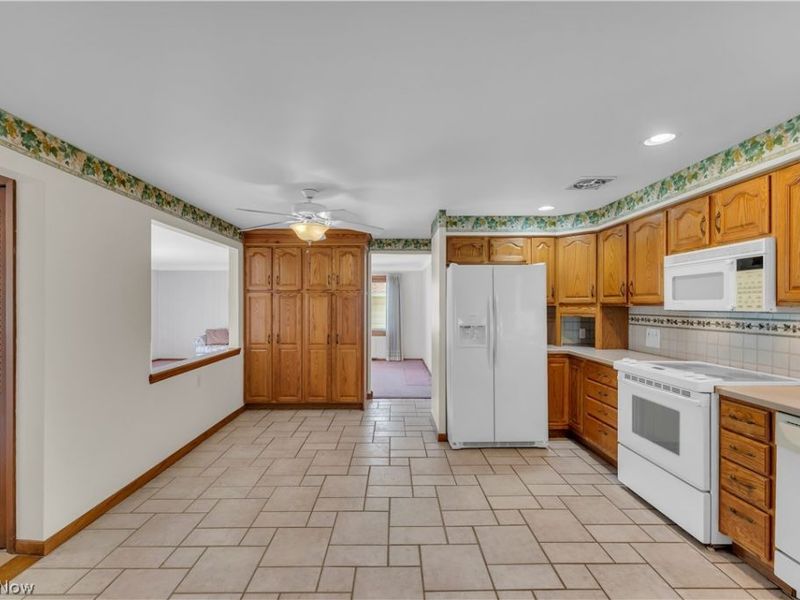 6524 Brookhill Drive, Garfield Heights, OH 44125 Photo 10