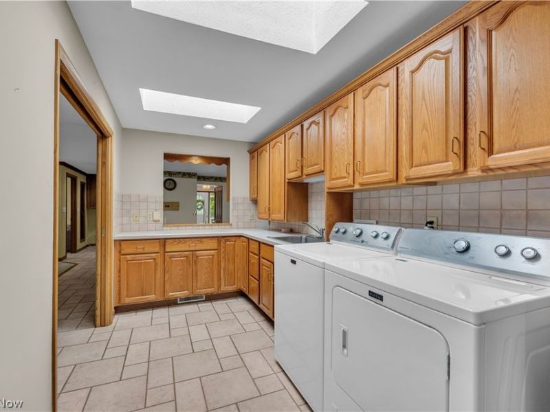 6524 Brookhill Drive, Garfield Heights, OH 44125 Photo 16