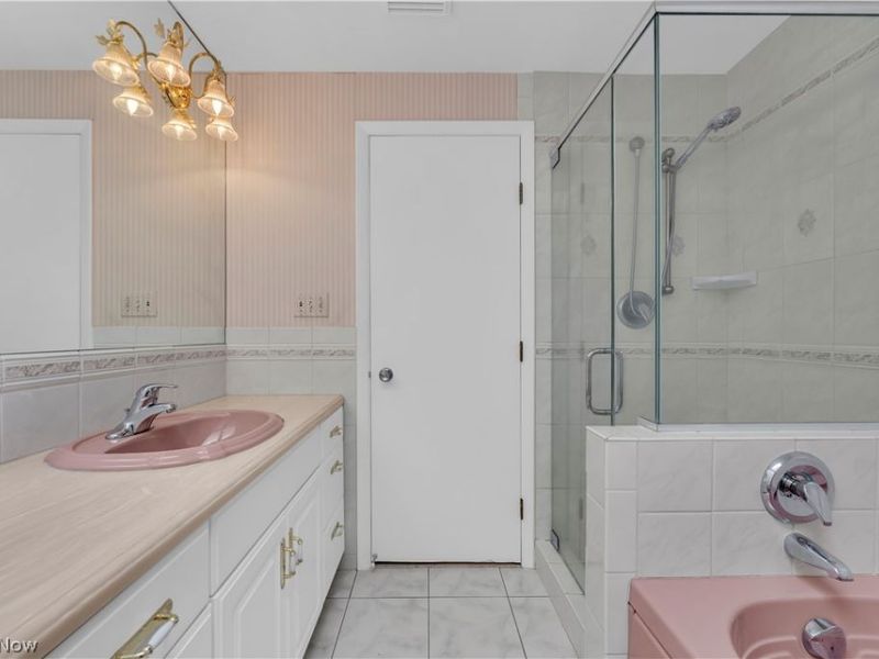 6524 Brookhill Drive, Garfield Heights, OH 44125 Photo 19