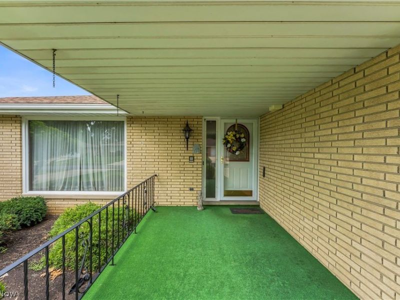6524 Brookhill Drive, Garfield Heights, OH 44125 Photo 2