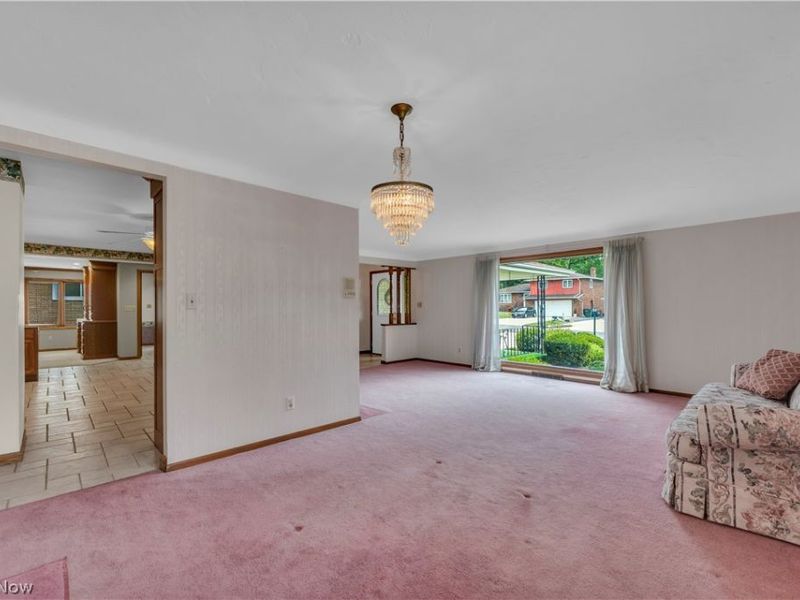 6524 Brookhill Drive, Garfield Heights, OH 44125 Photo 7