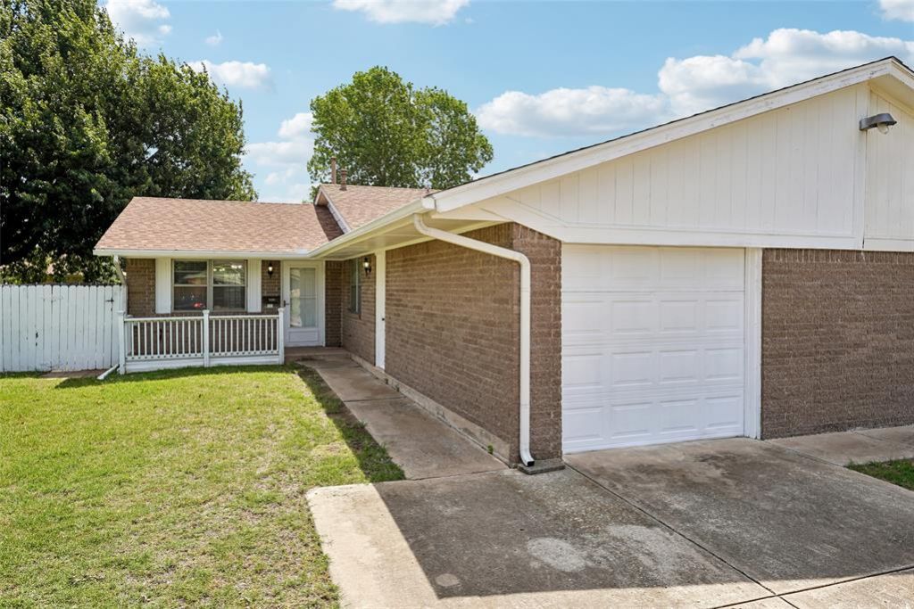8404 S Brookline Avenue, Oklahoma City, OK 73159 Main Photo
