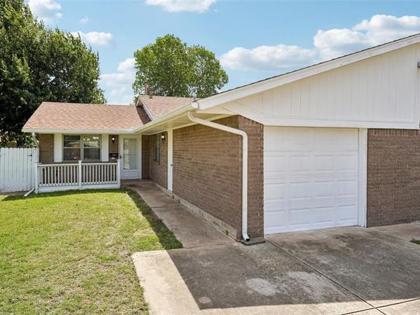 8404 S Brookline Avenue, Oklahoma City, OK 73159