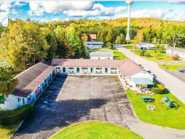 2040 Business Loop 75 , St. Ignace Twp, MI 49781