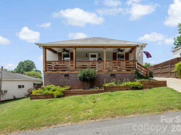 13 1st Street , Cramerton, NC 28032