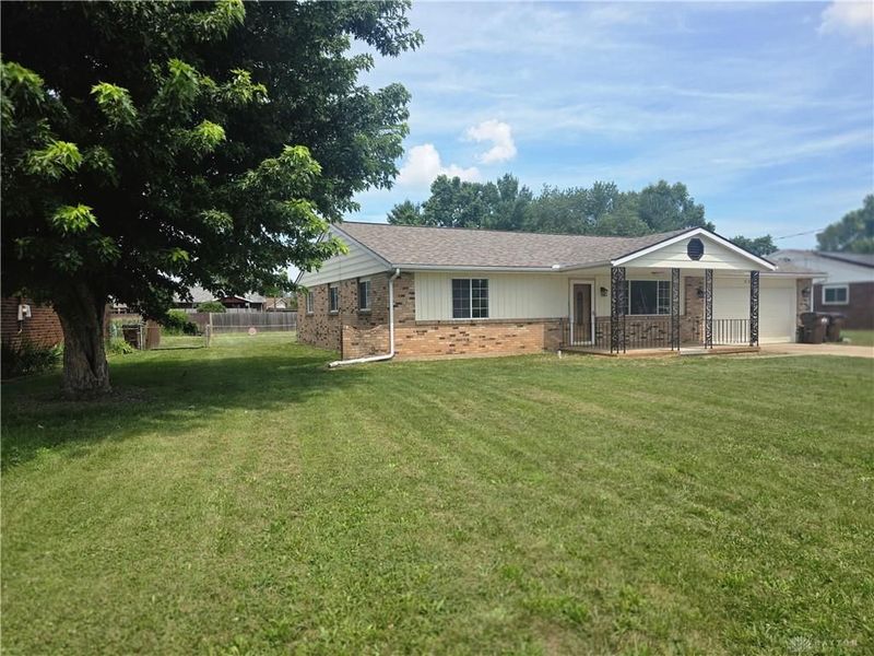 8206 Meadowlark Drive, Carlisle, OH 45005 Photo 2