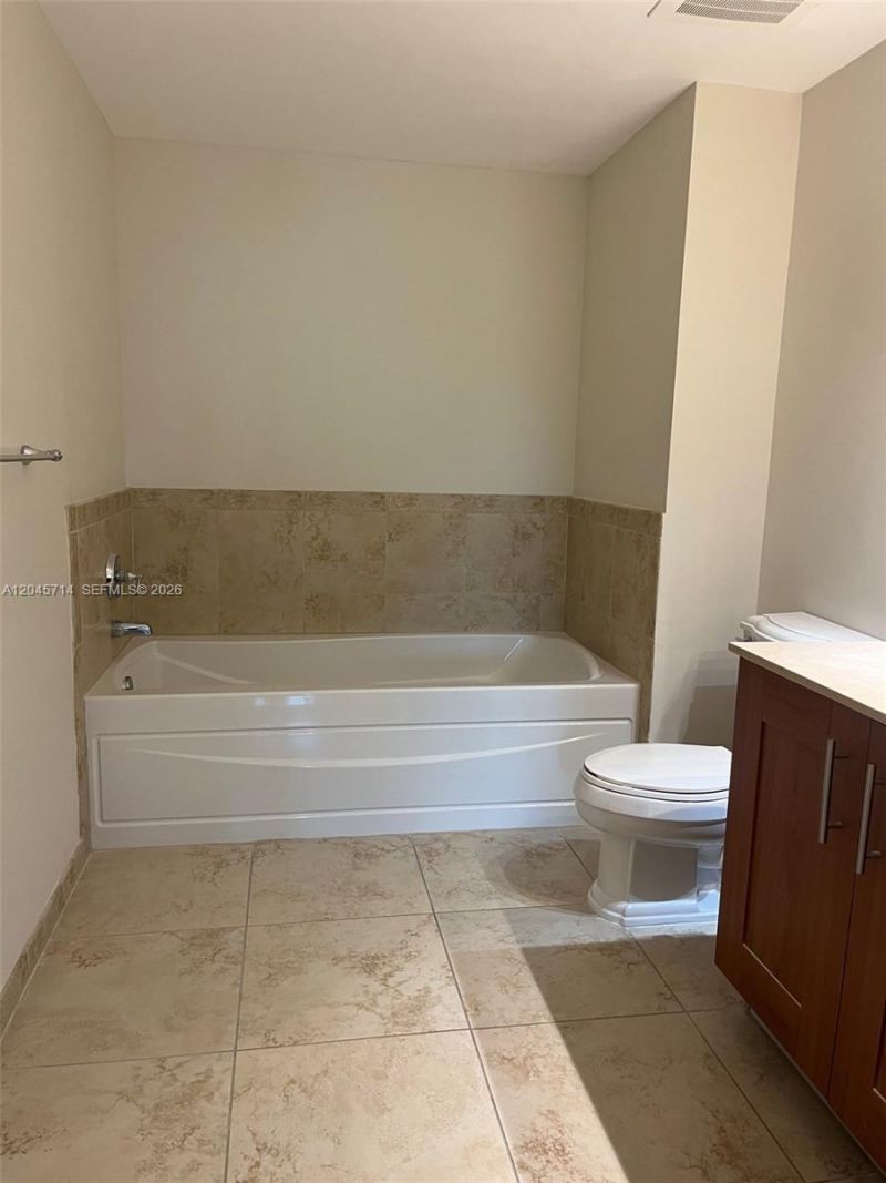 1300 Ponce De Leon Blvd , Unit 608, Coral Gables, FL 33134 Photo