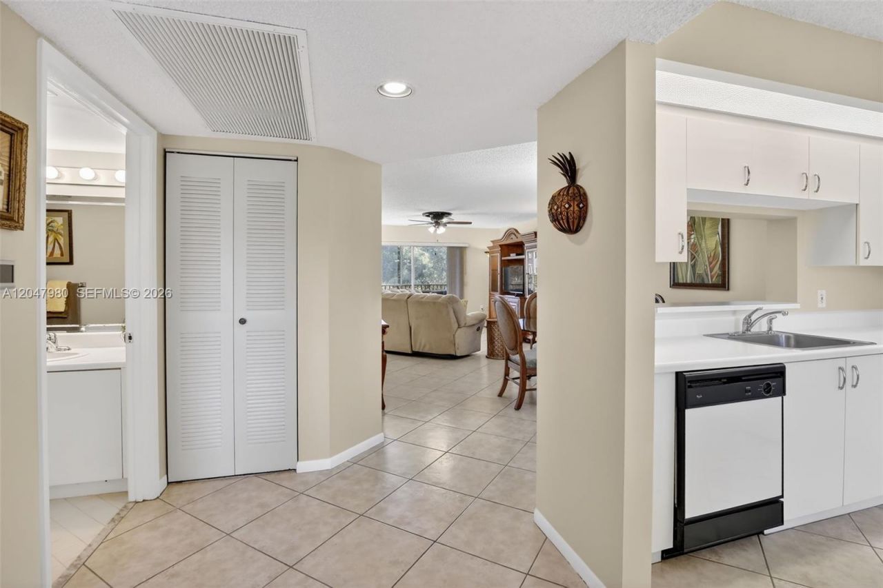 1651 SW 127th Ave , Unit 305A, Pembroke Pines, FL 33027 Photo