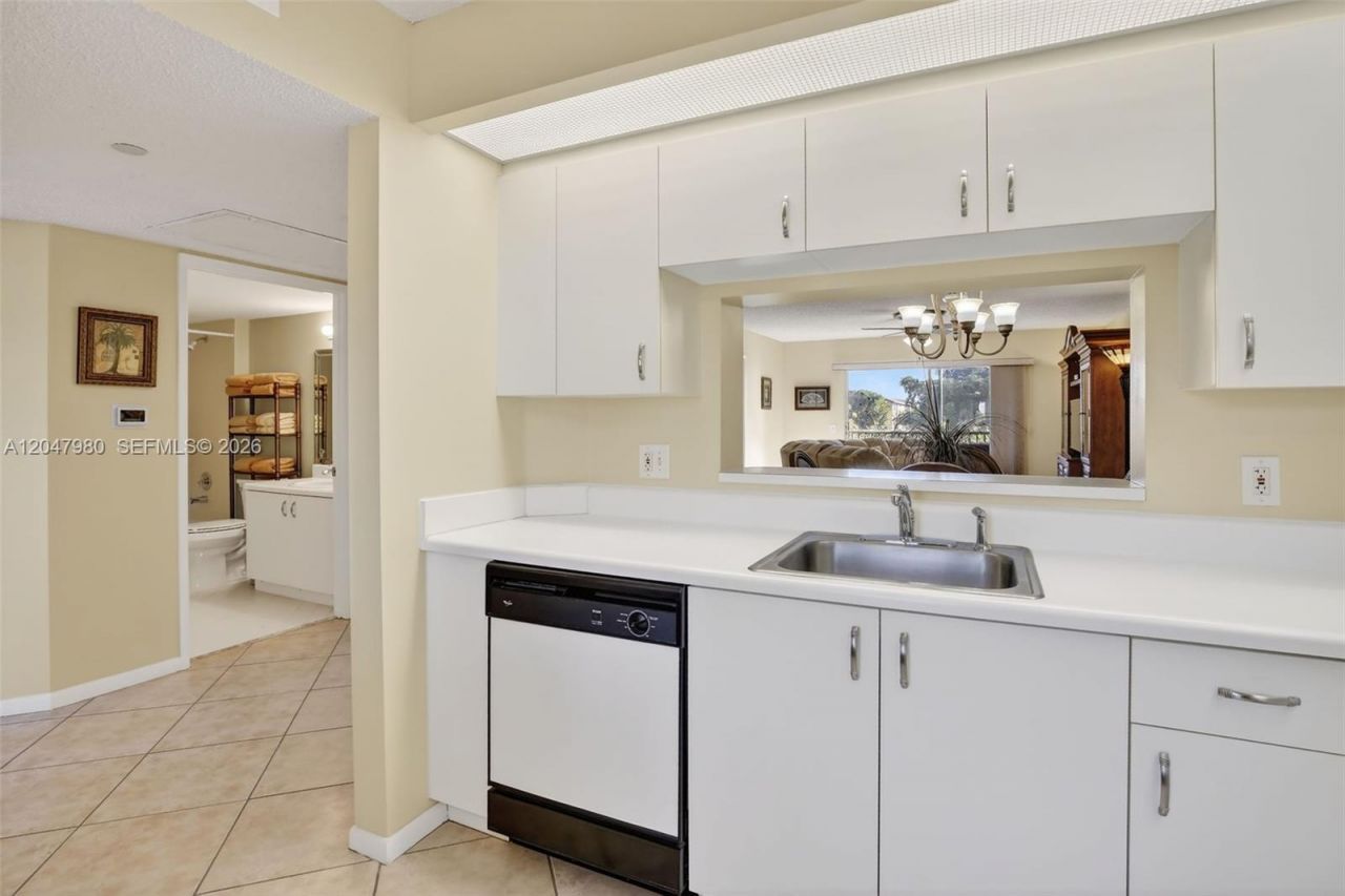 1651 SW 127th Ave , Unit 305A, Pembroke Pines, FL 33027 Photo