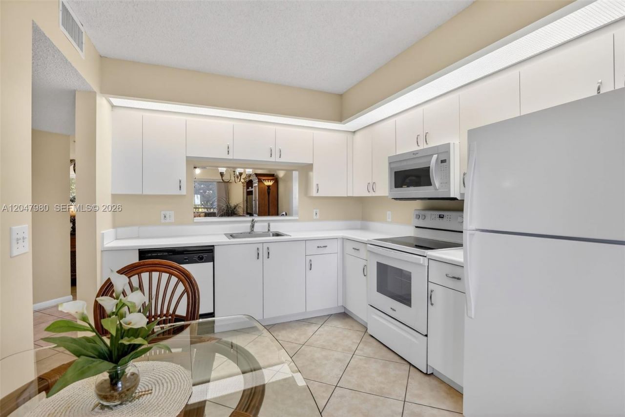 1651 SW 127th Ave , Unit 305A, Pembroke Pines, FL 33027 Photo
