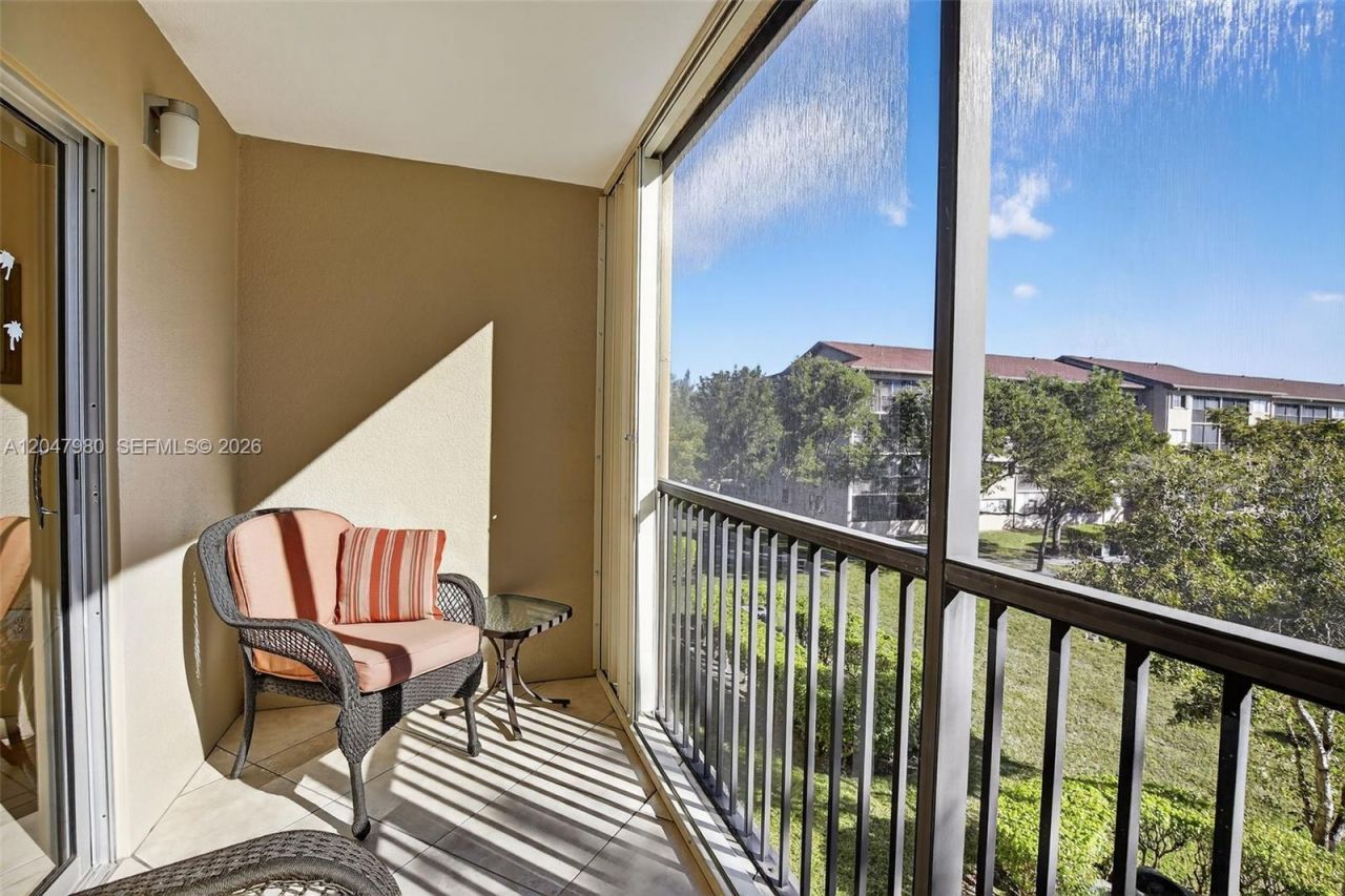 1651 SW 127th Ave , Unit 305A, Pembroke Pines, FL 33027 Photo