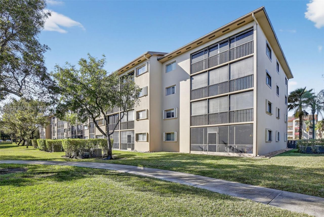 1651 SW 127th Ave , Unit 305A, Pembroke Pines, FL 33027 Photo
