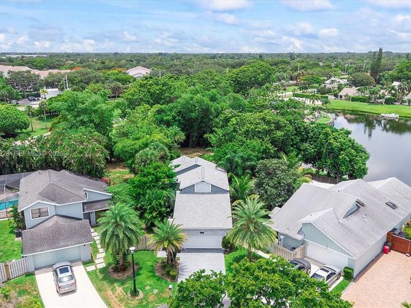 2055 NW 9th St , Delray Beach, FL 33445