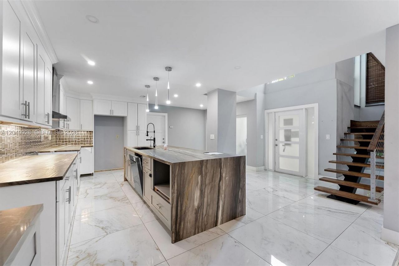 2055 NW 9th St, Delray Beach, FL 33445 Photo