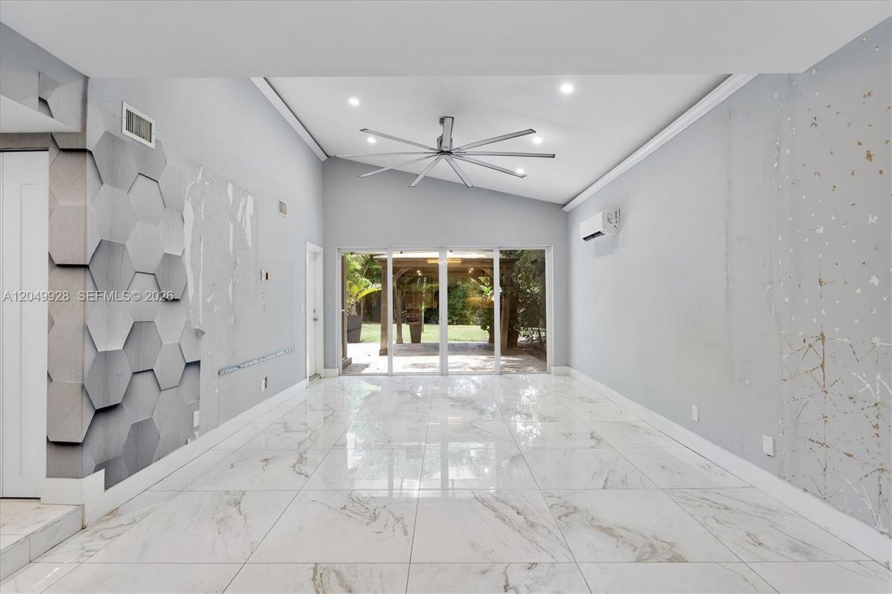 2055 NW 9th St, Delray Beach, FL 33445 Photo